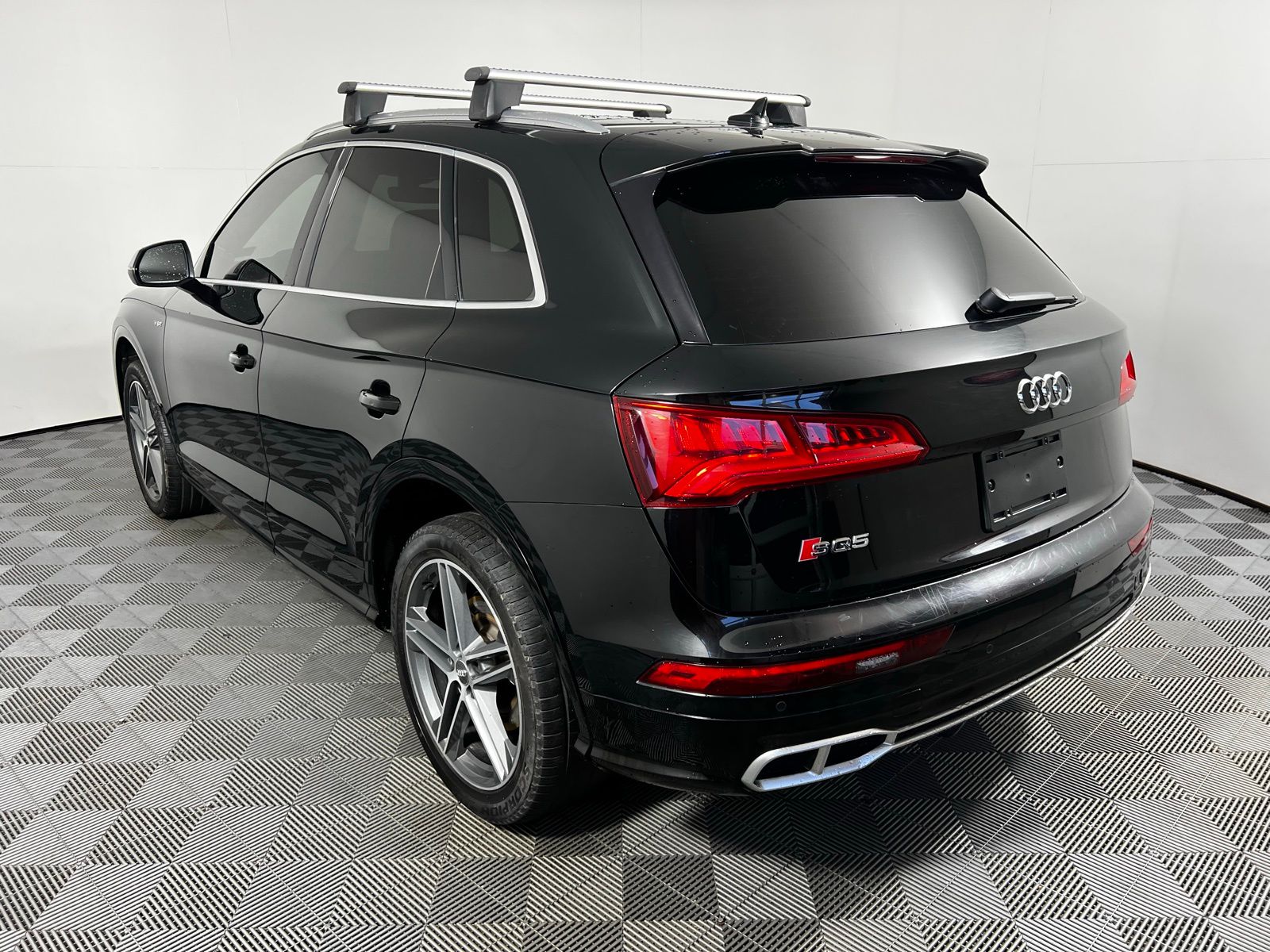 Thumbnail: 2018 Audi SQ5 - 7