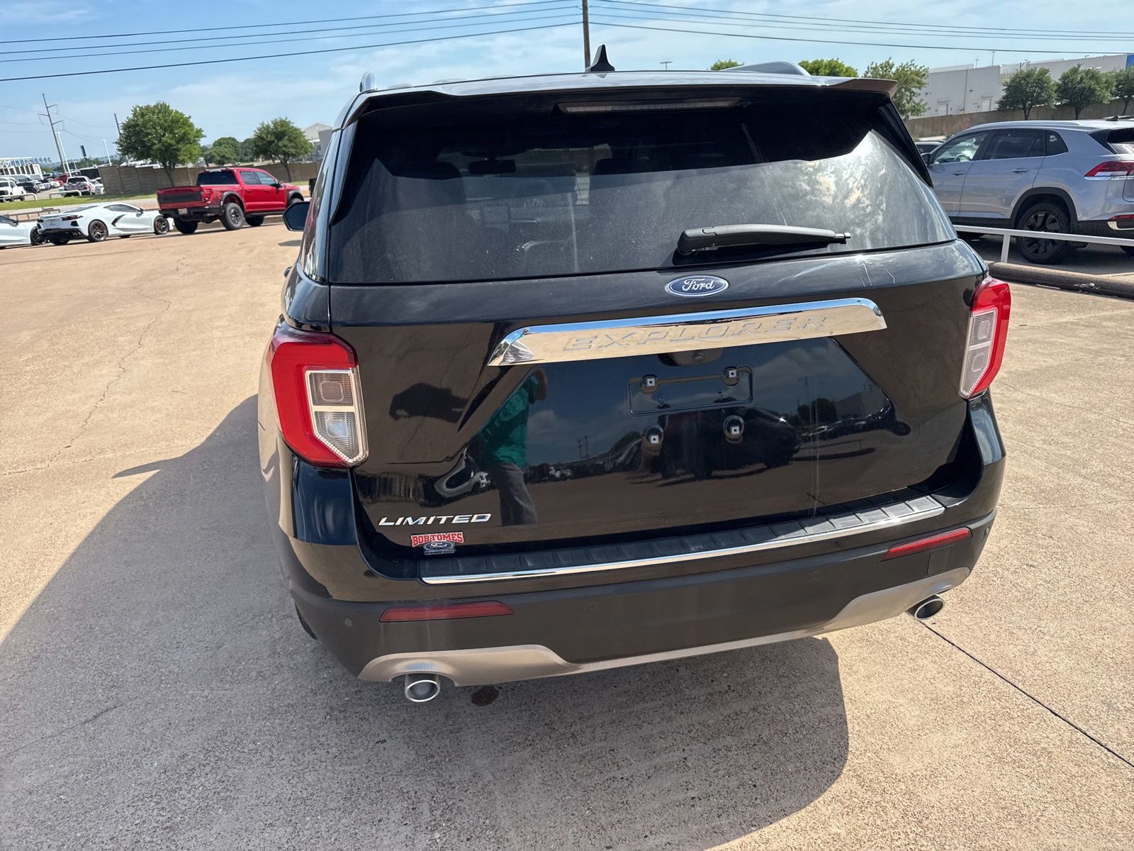 View vehicle photo 5