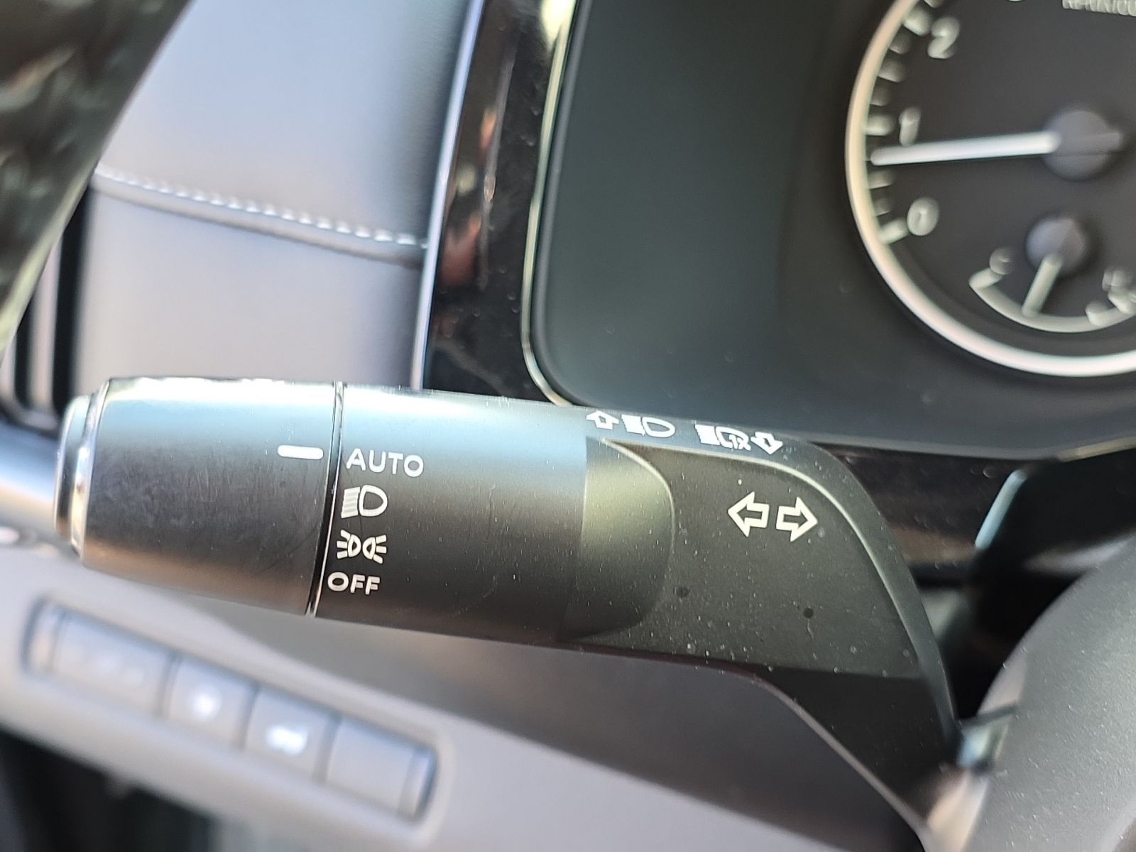 Used 2024 Black Nissan SL image 37