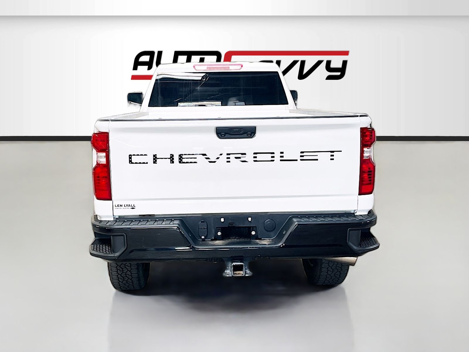 Used 2024 White Chevrolet Custom image 6