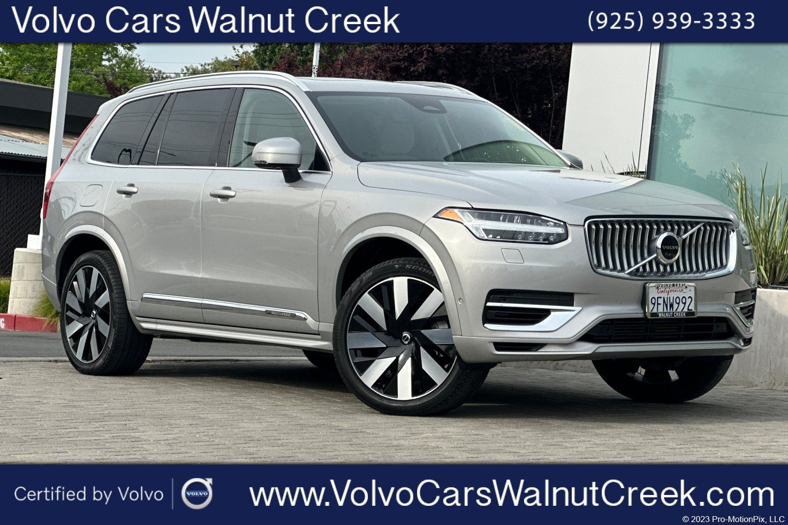 Silver Dawn Metallic 2023 Volvo XC90 Recharge T8 Ultimate Bright Theme 7-Passenger eAWD SUV / Crossover All-Wheel Drive Automatic