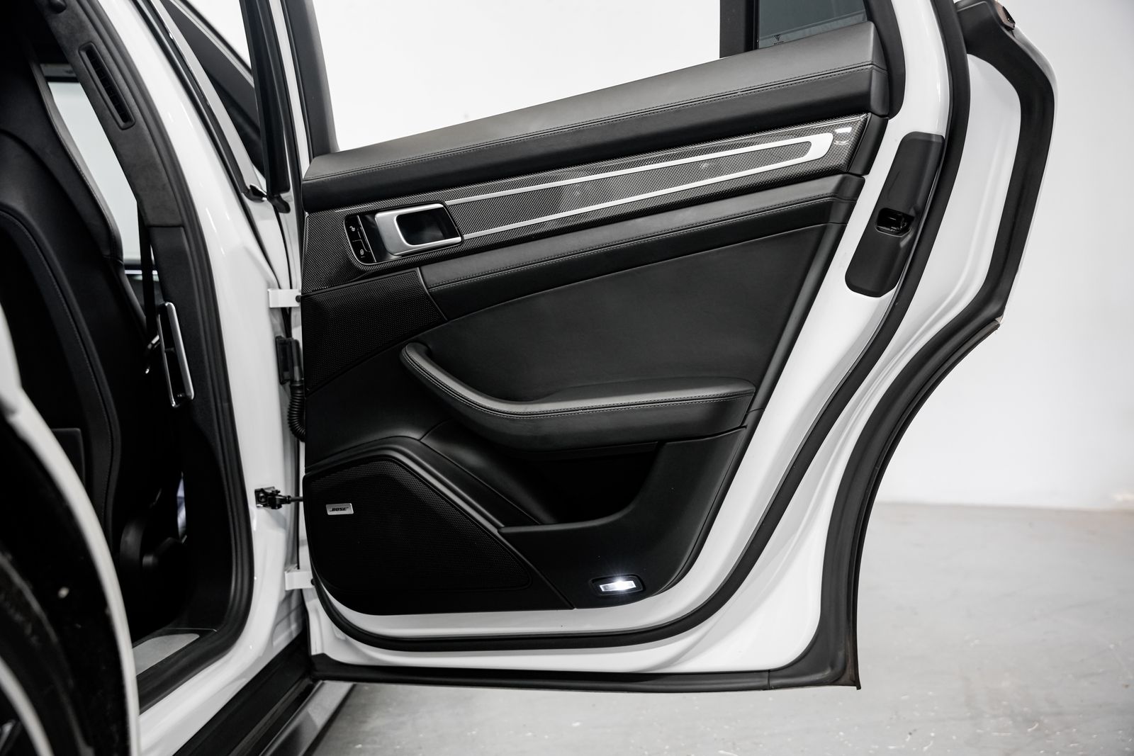 2018 Porsche Panamera Sport Turismo Turbo — photo 28