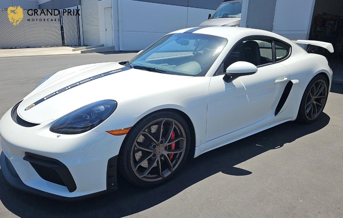 2021 Porsche 718 Cayman GT4 — photo 1