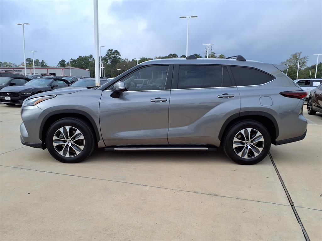 2025 Toyota Highlander XLE  at Don McGill Toyota