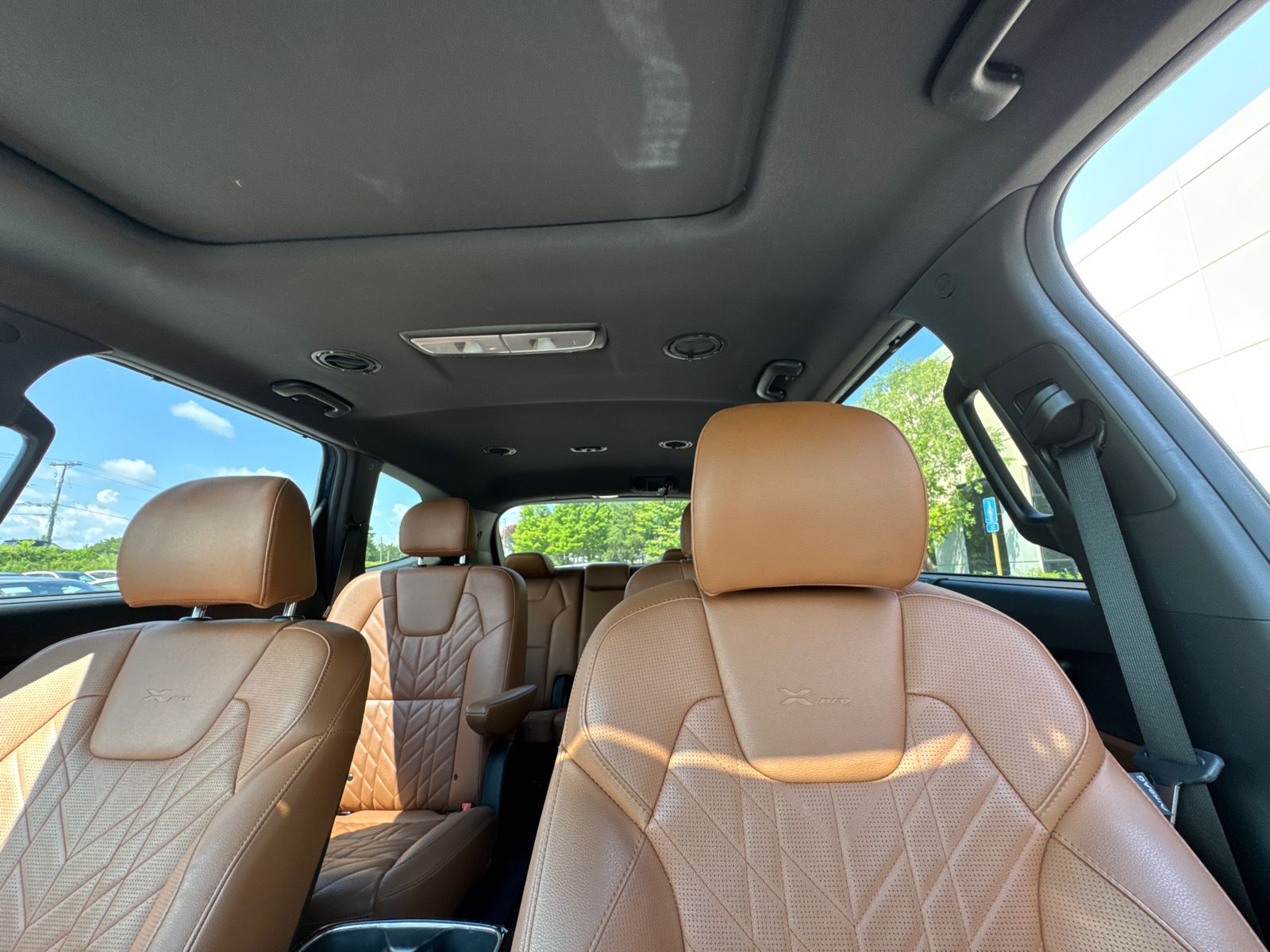 Used 2025 Black Kia EX X-Pro image 31
