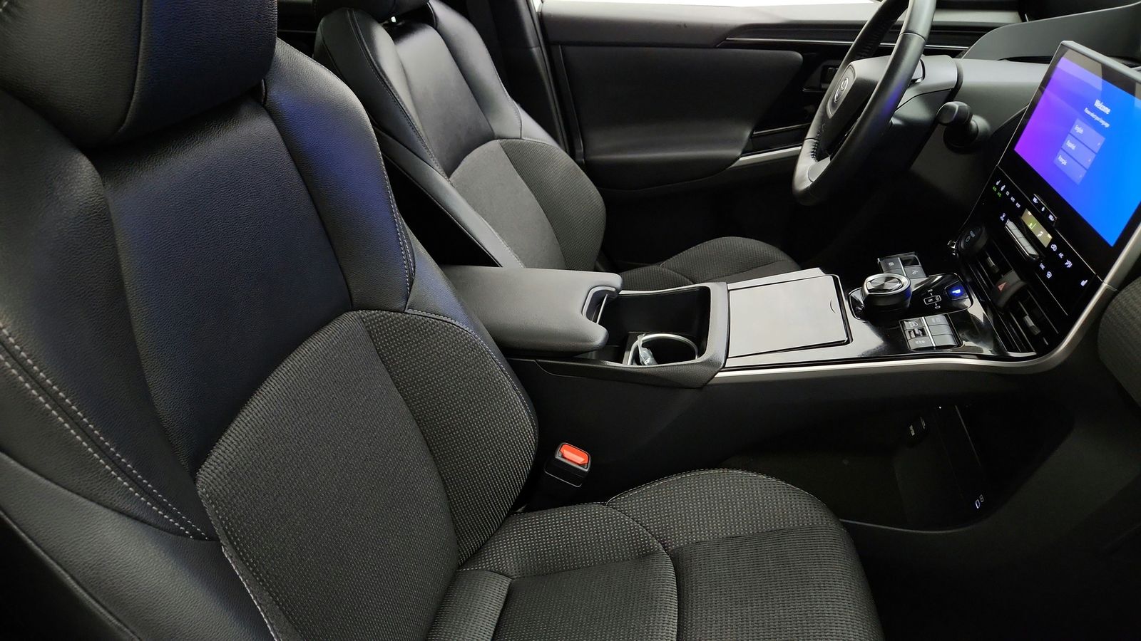 Used 2025 Beige Toyota XLE image 40