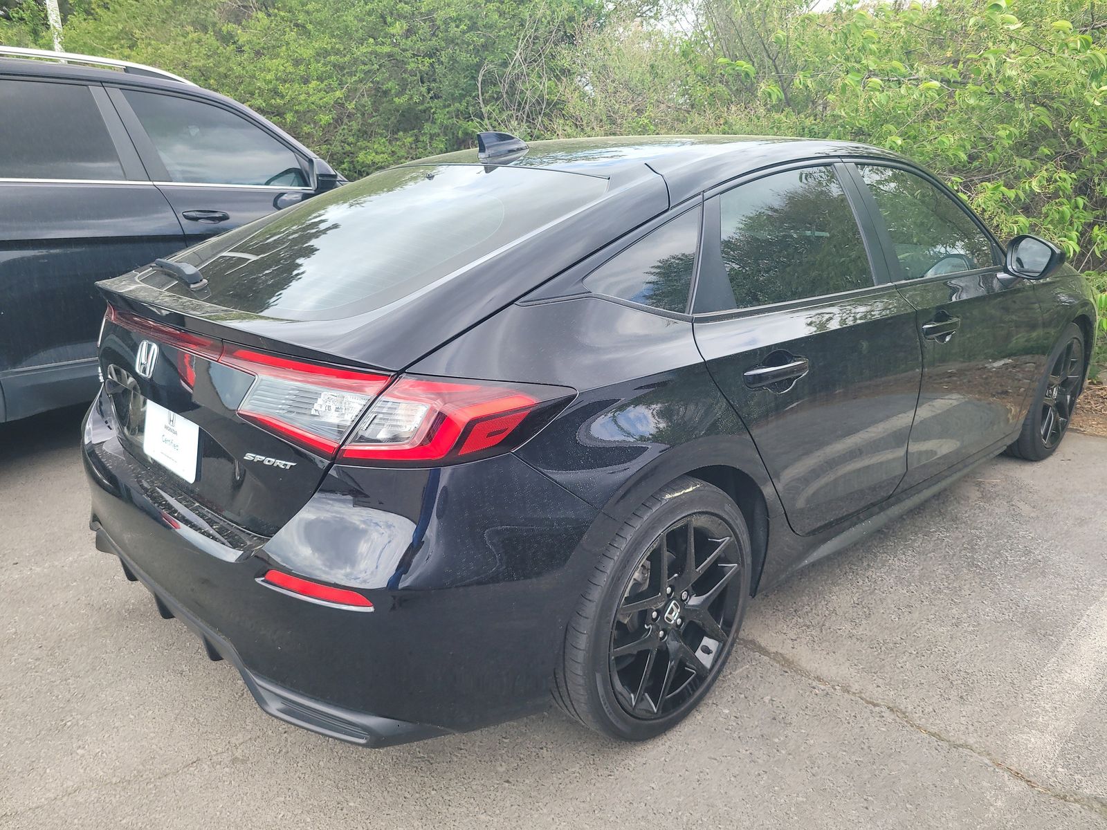 View vehicle photo 3