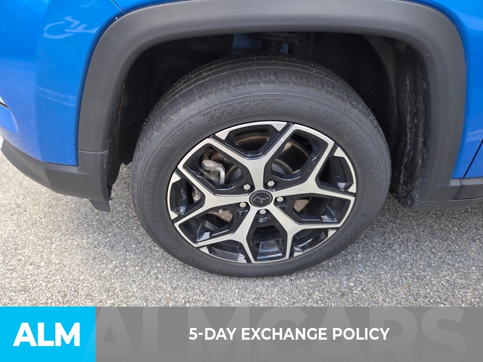 Used 2025 Hydro Blue Pearlcoat Jeep Limited image 4