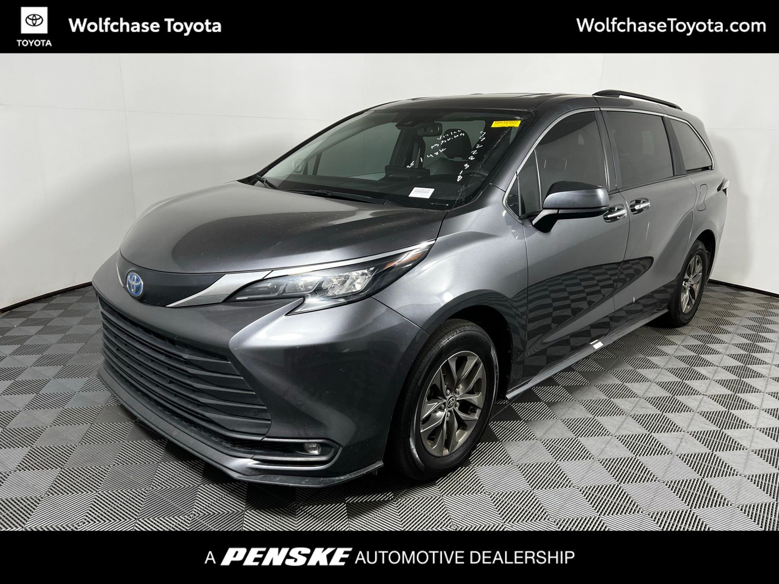 Thumbnail: 2025 Toyota Sienna - 1