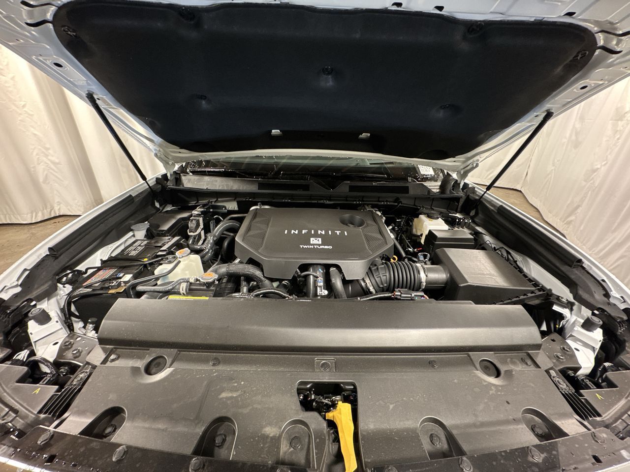 2025 Infiniti QX80 Luxe photo 27