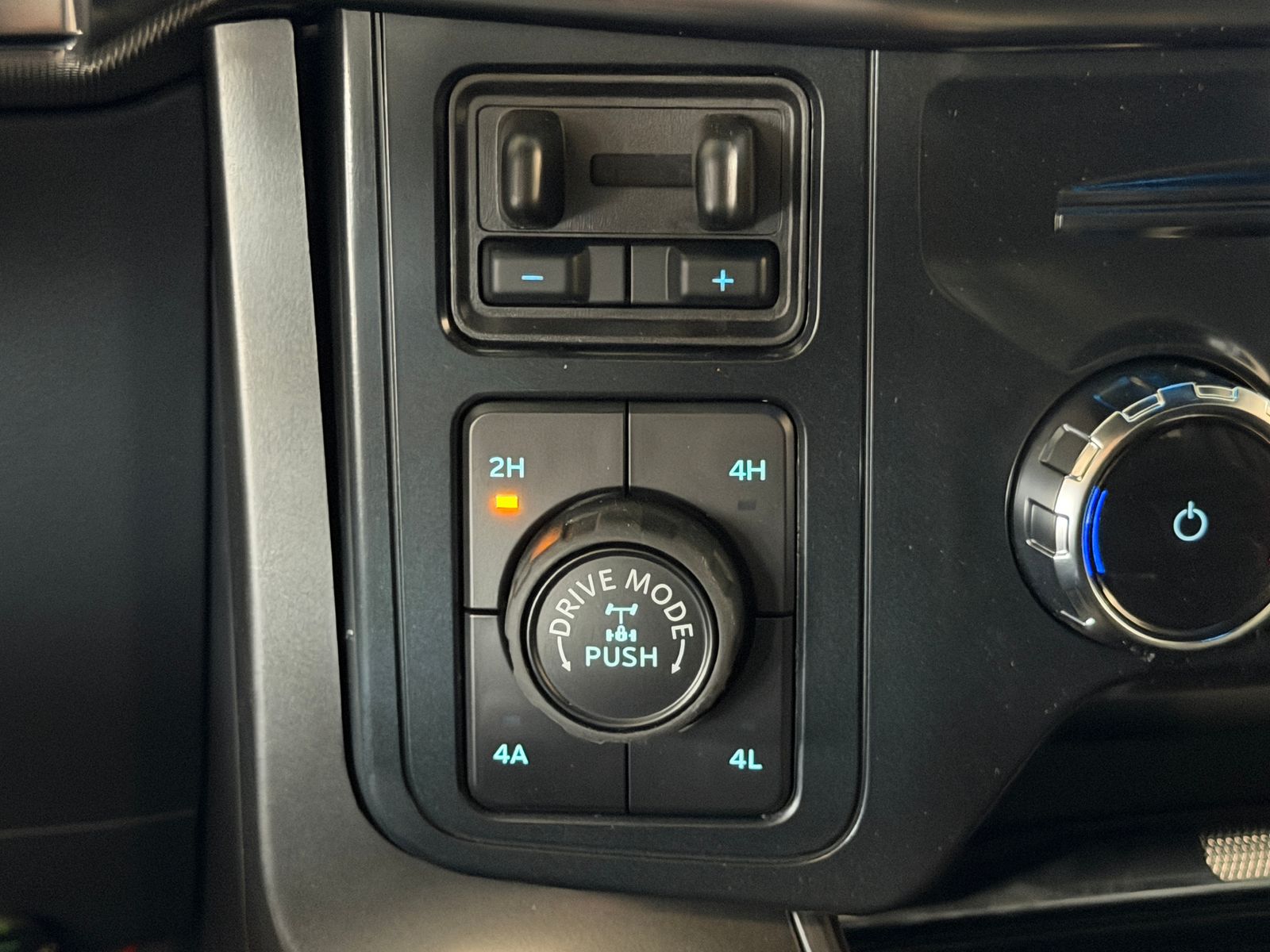 New 2026 Antimatter Blue Metallic Ford Lariat image 29