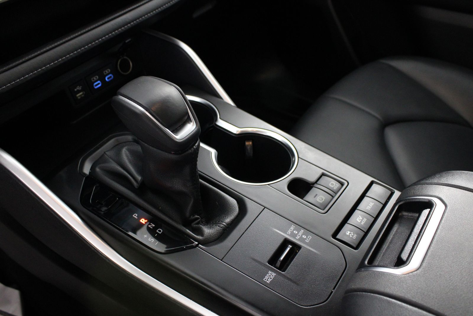 Used 2022 Gray Toyota XLE image 19