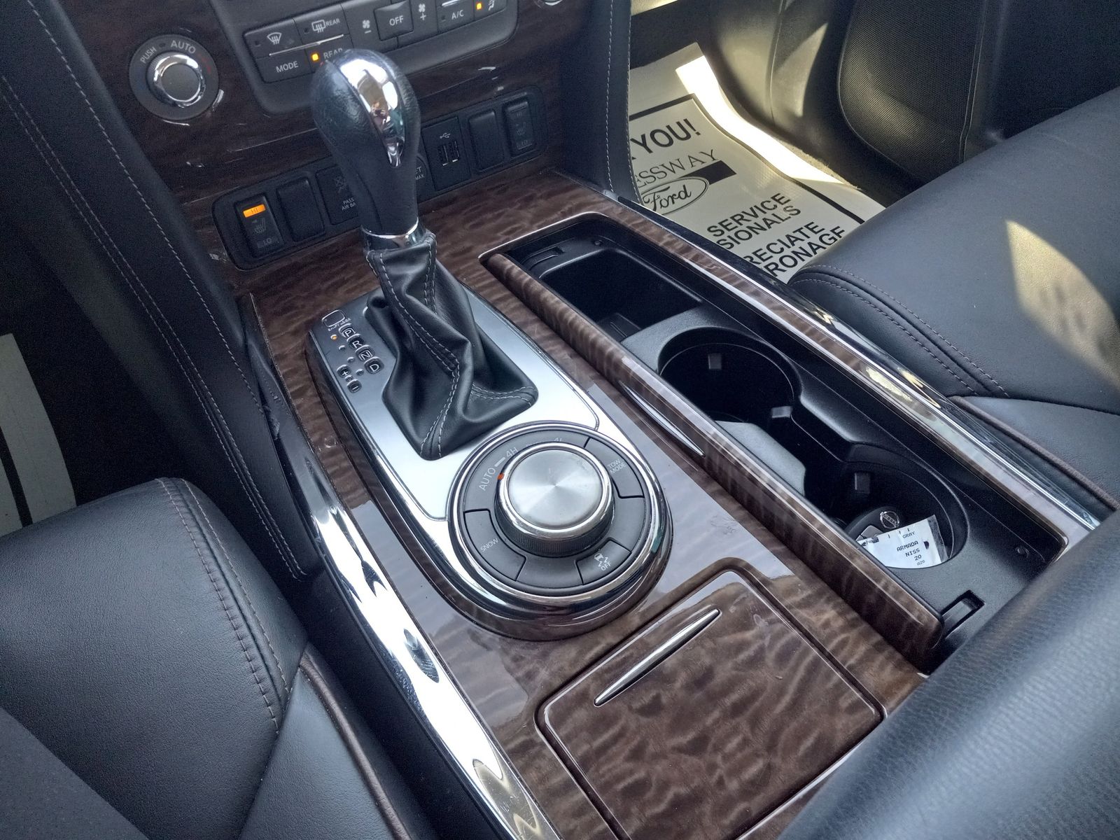 2020 Nissan Armada image 27