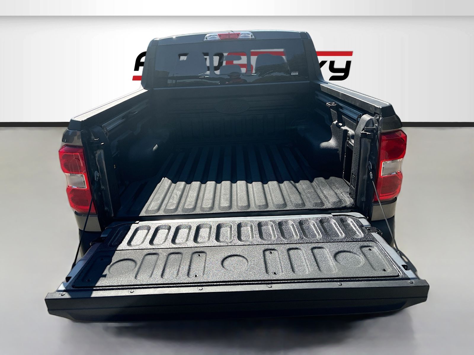 Used 2024 Gray Ford Lariat image 26