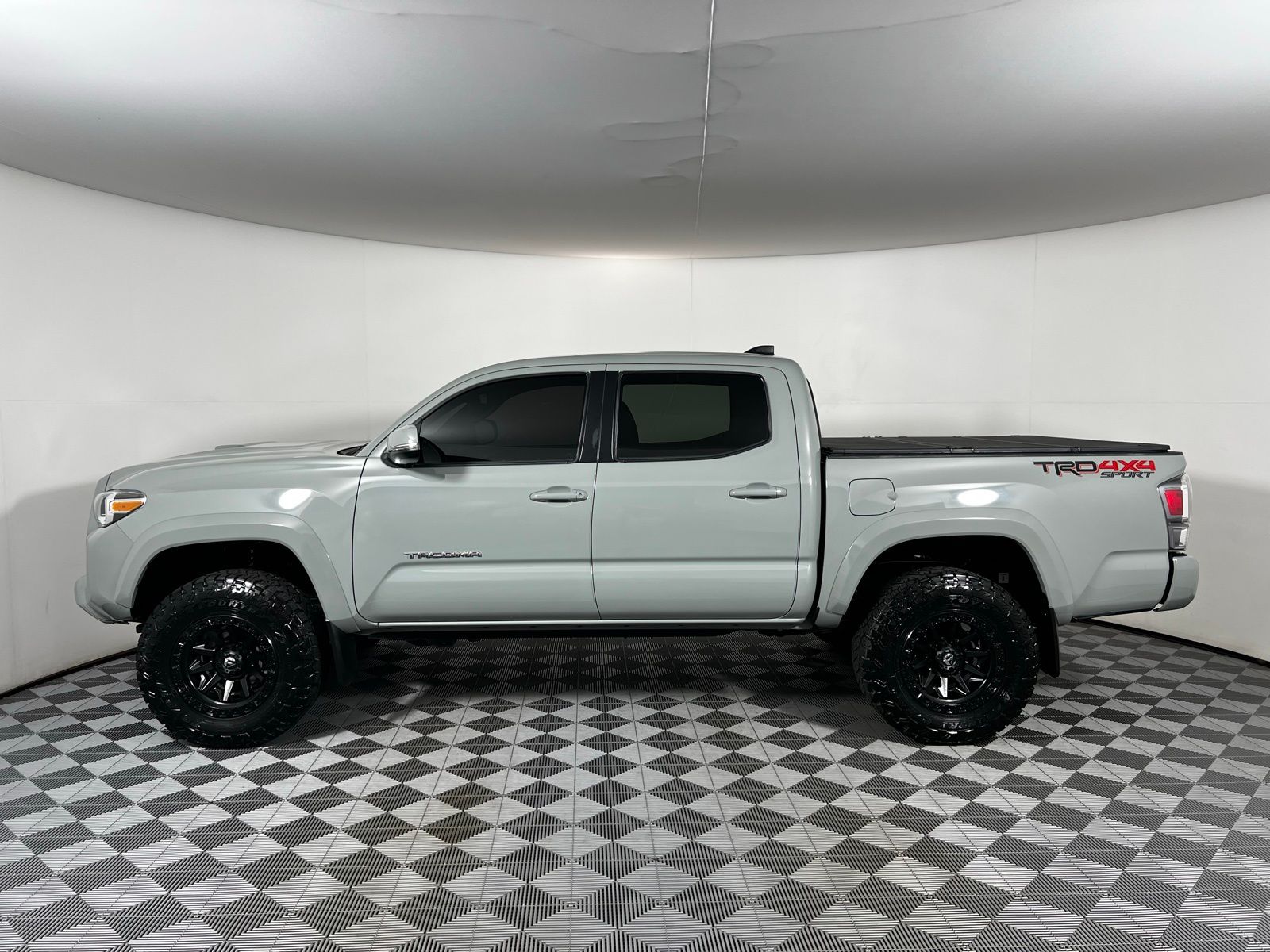 2023 Toyota Tacoma TRD Sport 8