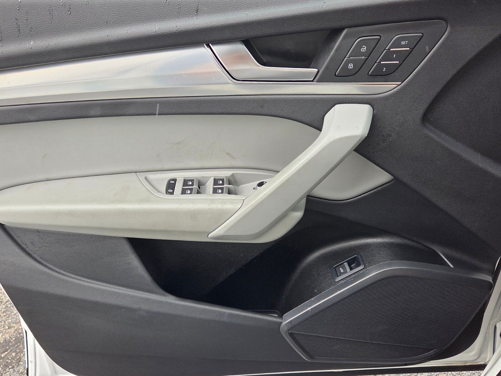 Used 2025 White Audi  image 31