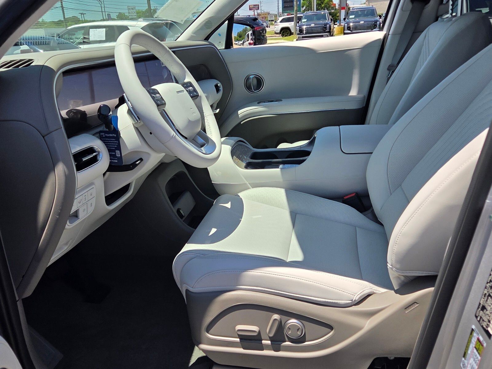 New 2026 Silver HYUNDAI SEL image 5