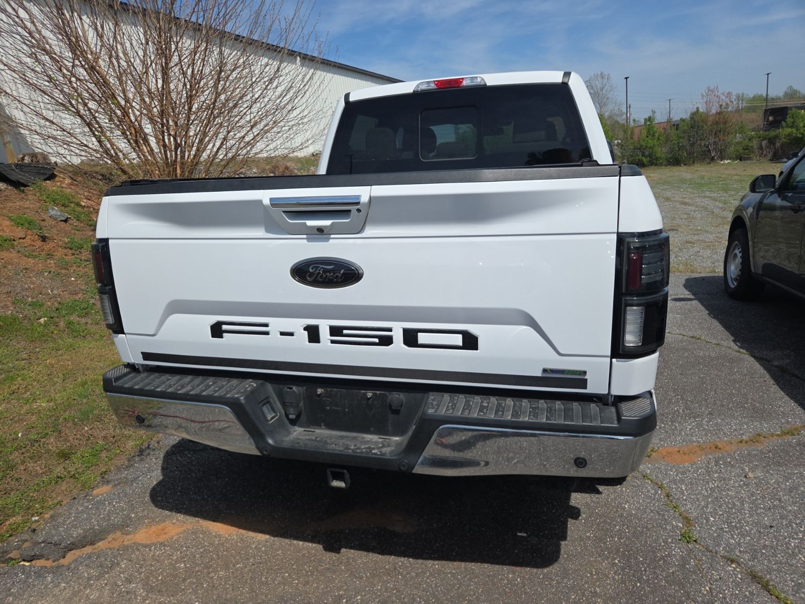 View vehicle photo 6