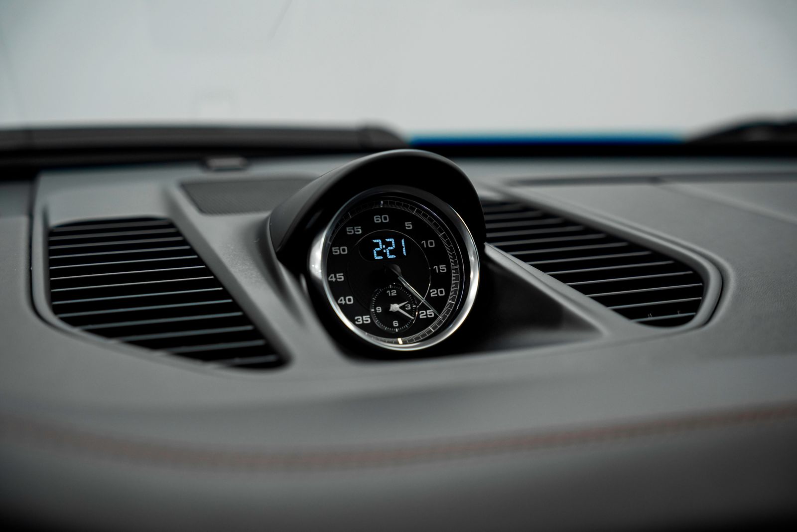 2016 Porsche 911 Carrera GTS — photo 12