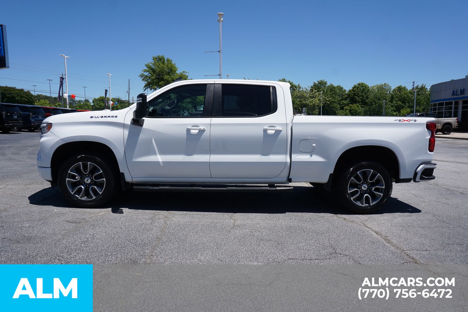 Used 2022 White Chevrolet RST image 10