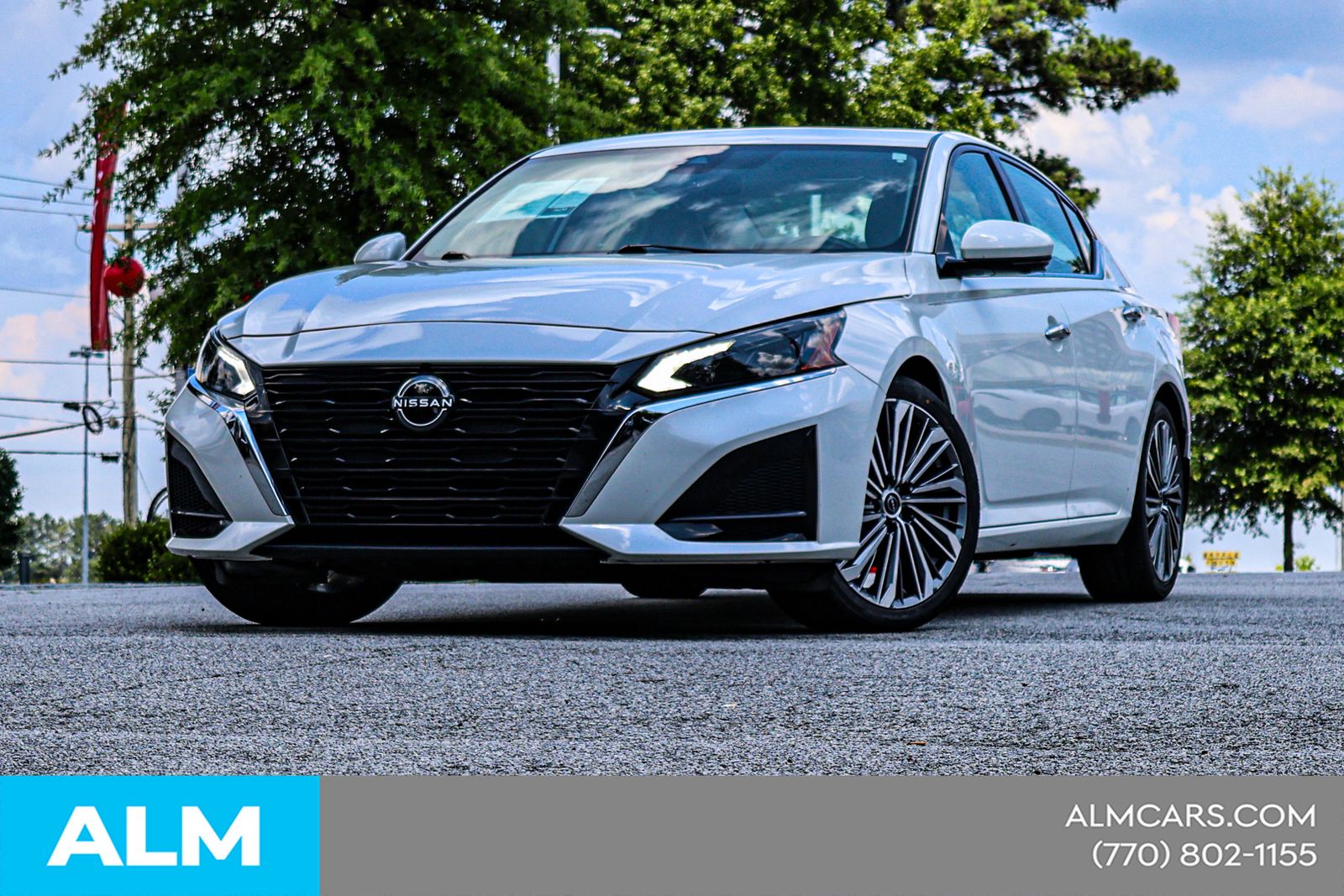 Used 2023 White Nissan 2.5 SL image 3