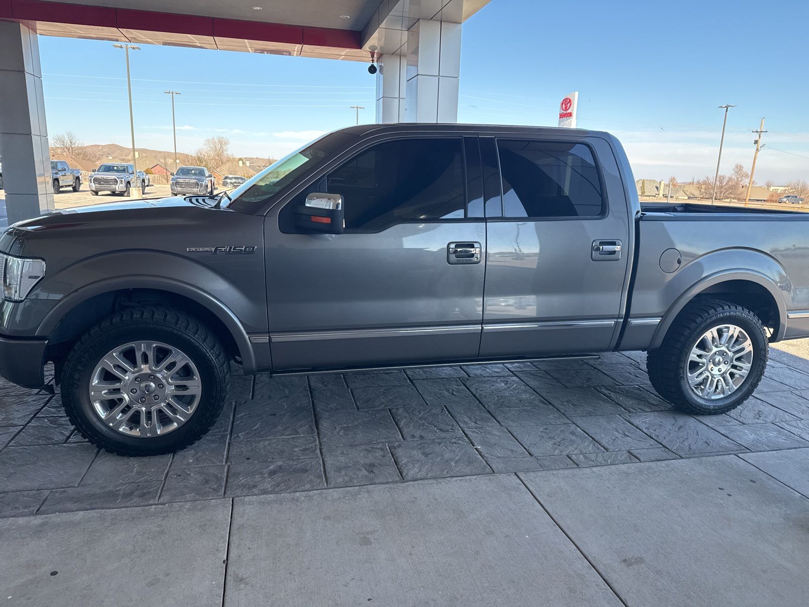 2010 Ford F-150 Lariat 8