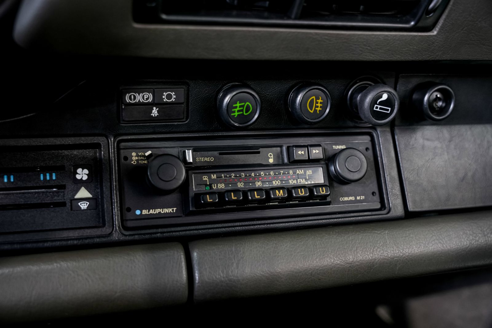 1988 Porsche 911 Carrera — photo 16