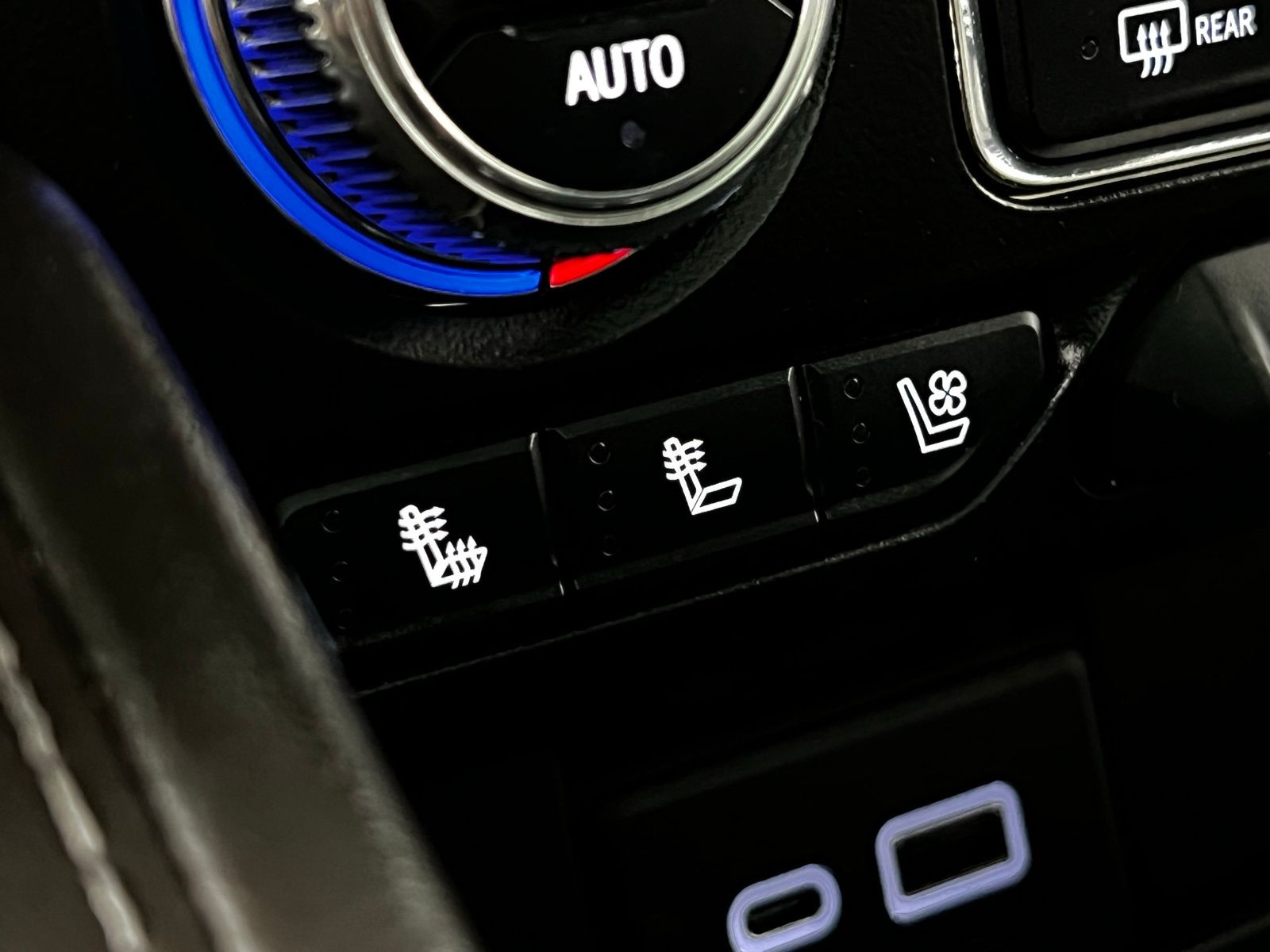 Thumbnail: 2022 GMC Yukon XL - 22