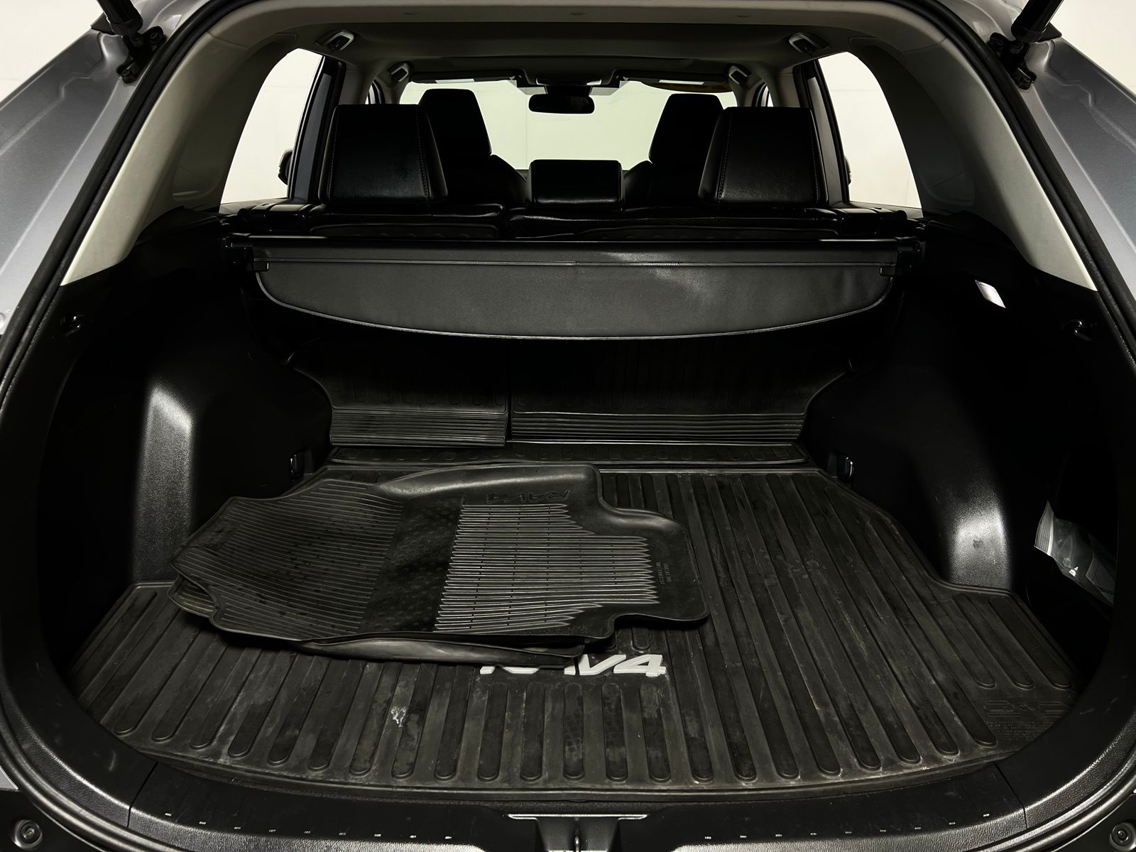 Thumbnail: 2022 Toyota RAV4 - 25