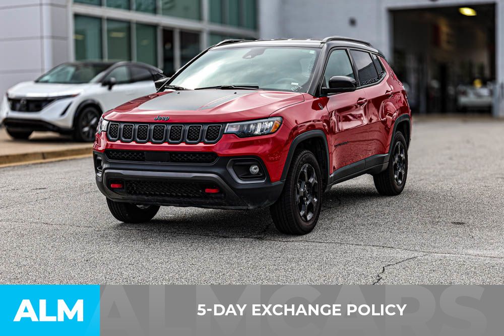 2024 Jeep Compass Trailhawk photo 2