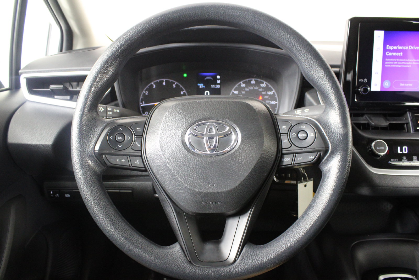 Used 2025 White Toyota LE image 27