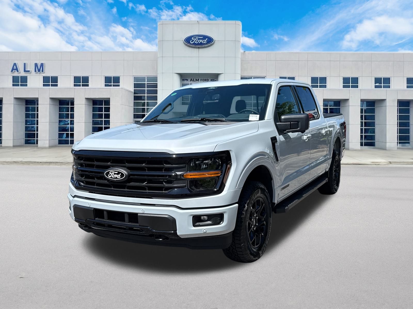 2025 Ford F-150 XLT's photo