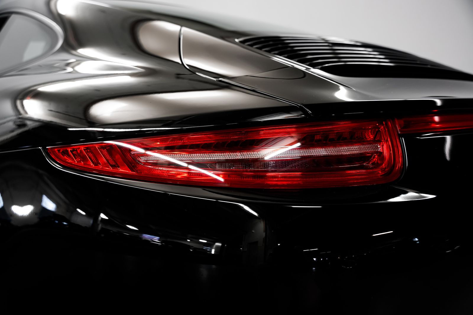 2016 Porsche 911 Carrera 4 GTS — photo 34