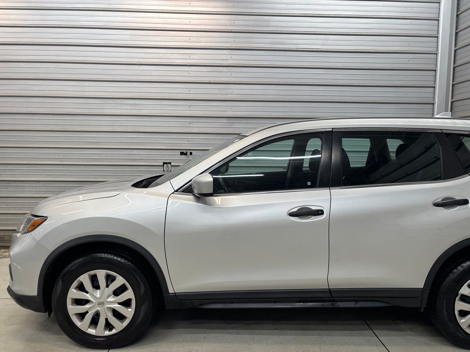 2019 Nissan Rogue S - Image 3