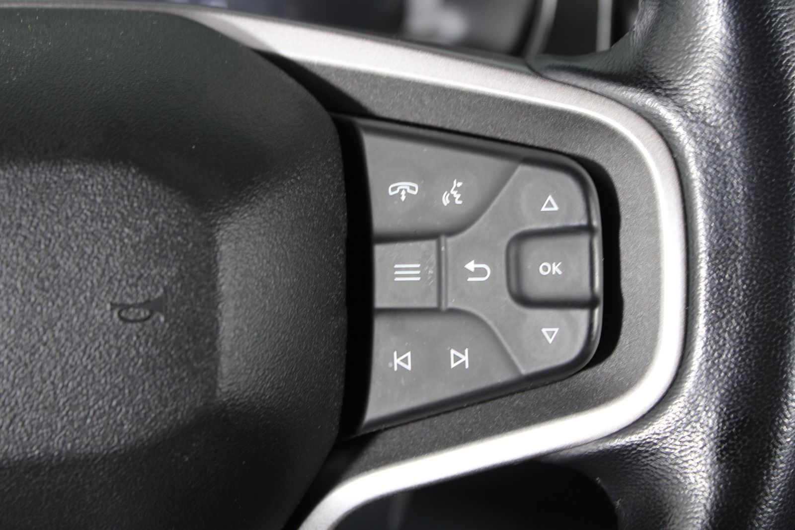 Used 2023 Gray Ford Black Diamond image 29