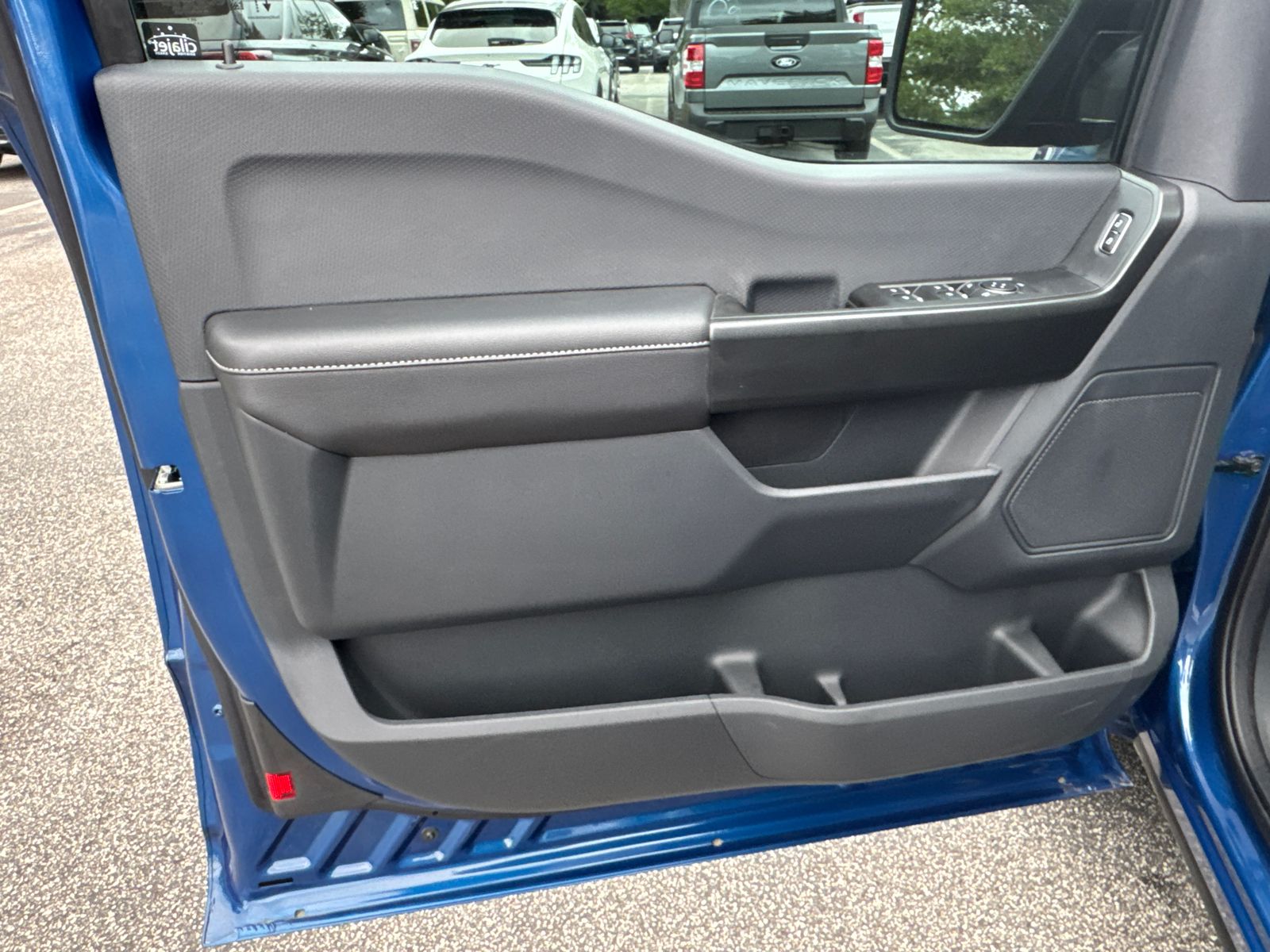2025 Ford F-150 STX photo 10