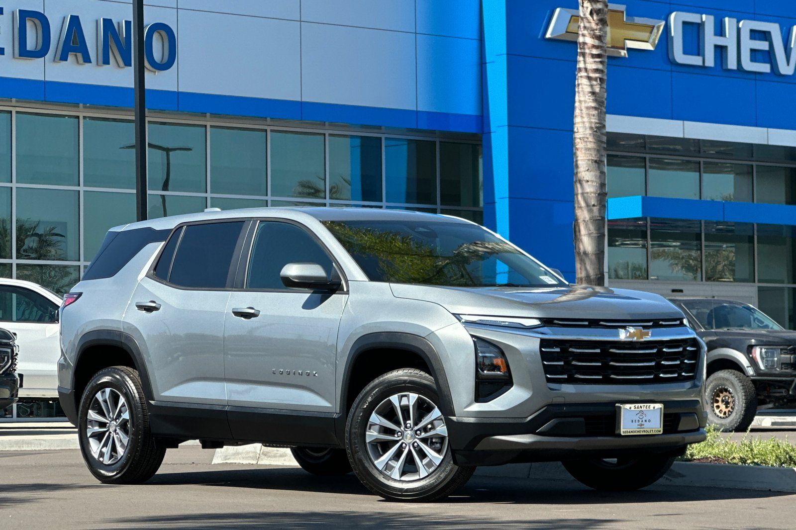 View vehicle photo 2