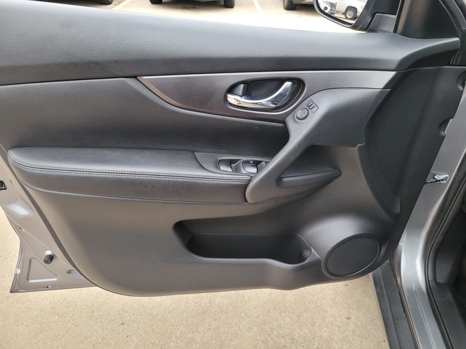 used 2016 Nissan Rogue car, priced at $9,750