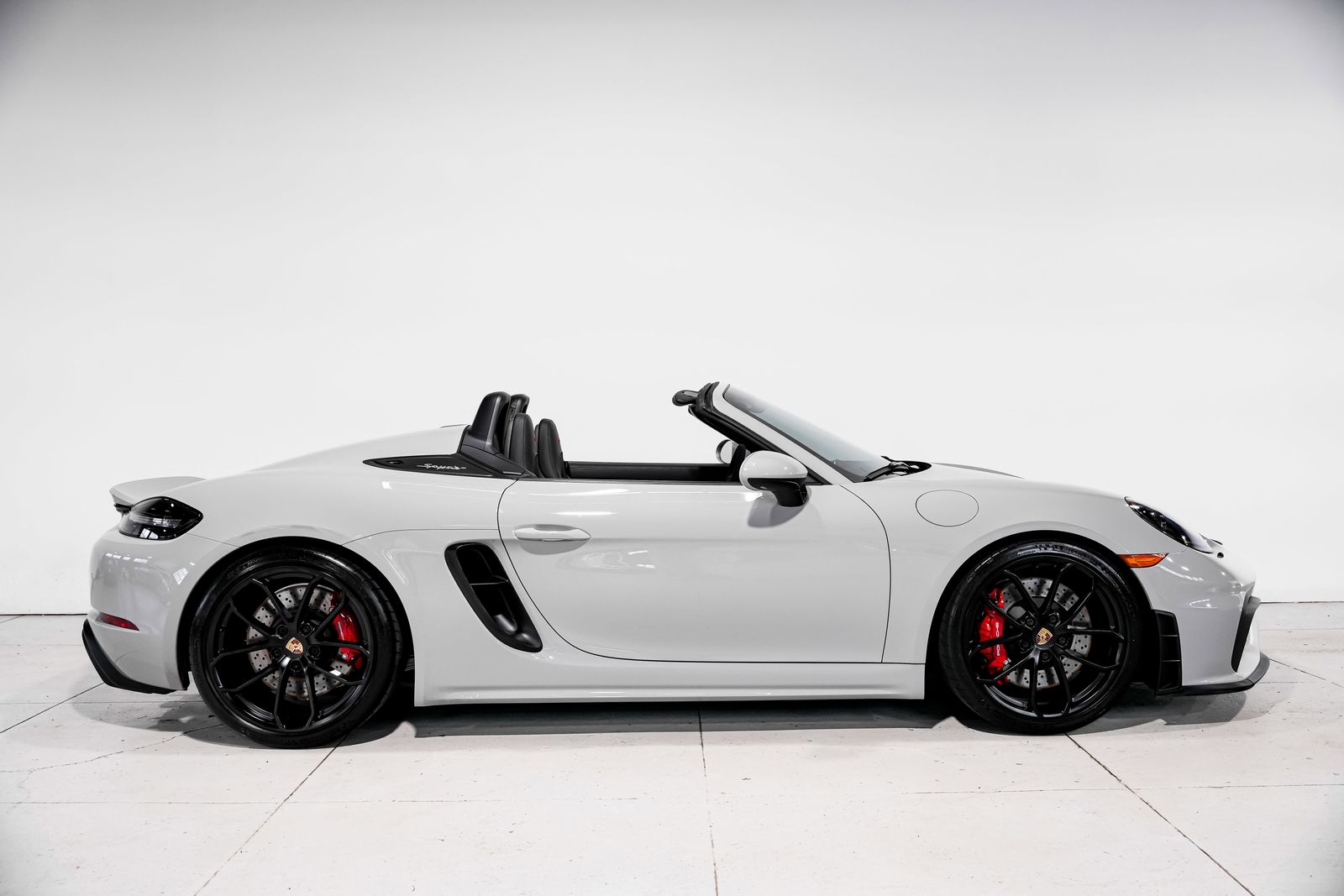 2022 Porsche 718 Spyder Base — photo 3
