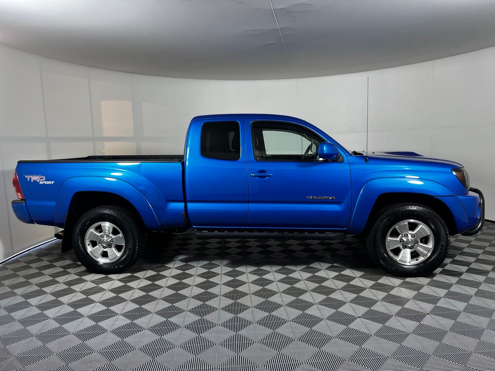 Thumbnail: 2007 Toyota Tacoma - 4