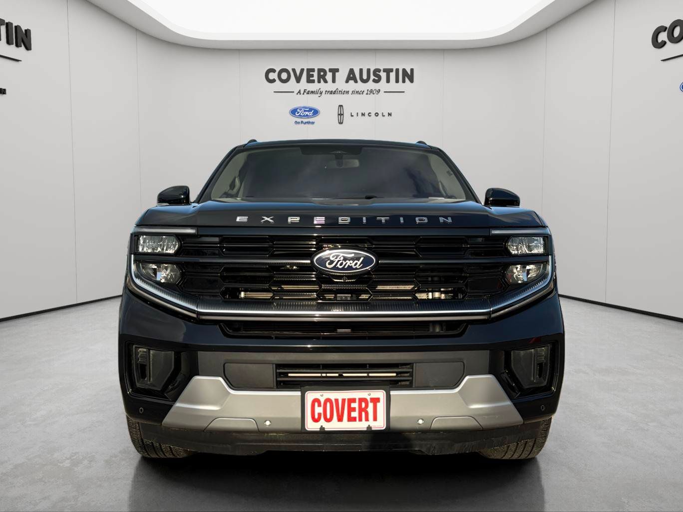 Used 2025 Black Ford Platinum image 8