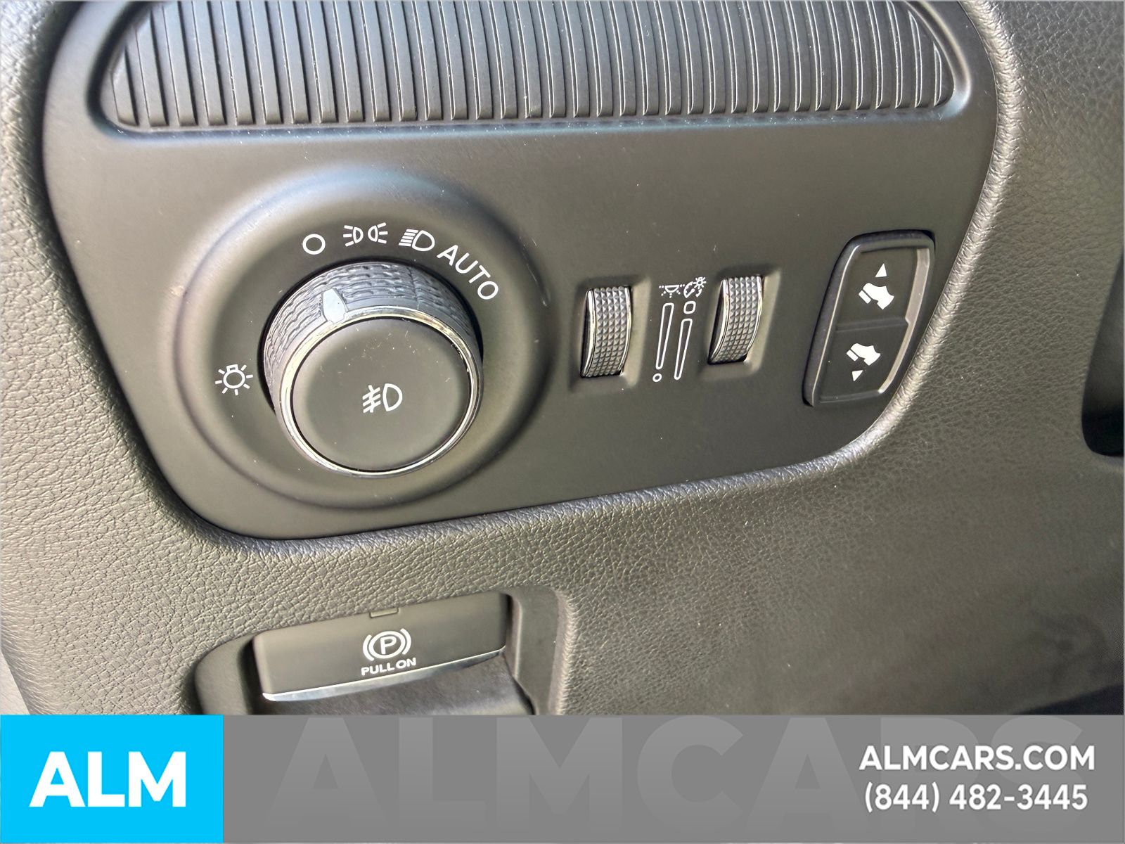 Used 2022 White Jeep Series III image 29