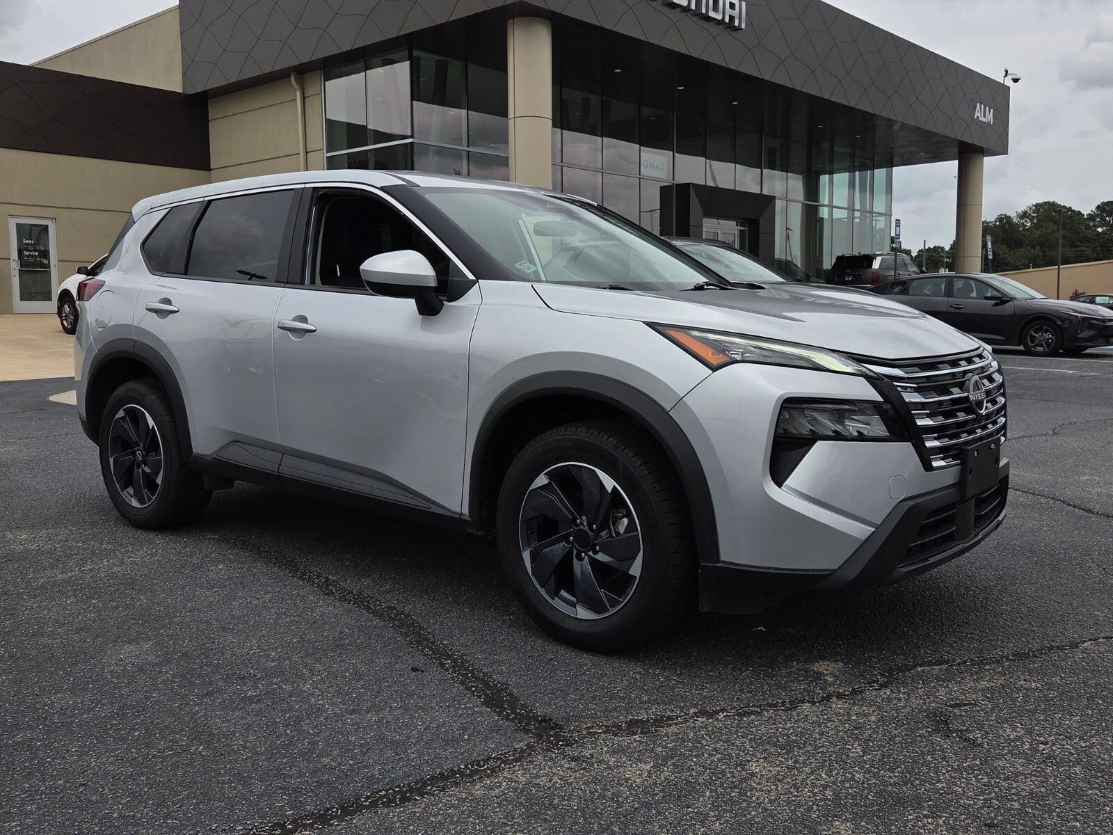Brilliant Silver Metallic 2024 Nissan Rogue SUV / Crossover All-Wheel Drive Continuously Variable Transmission