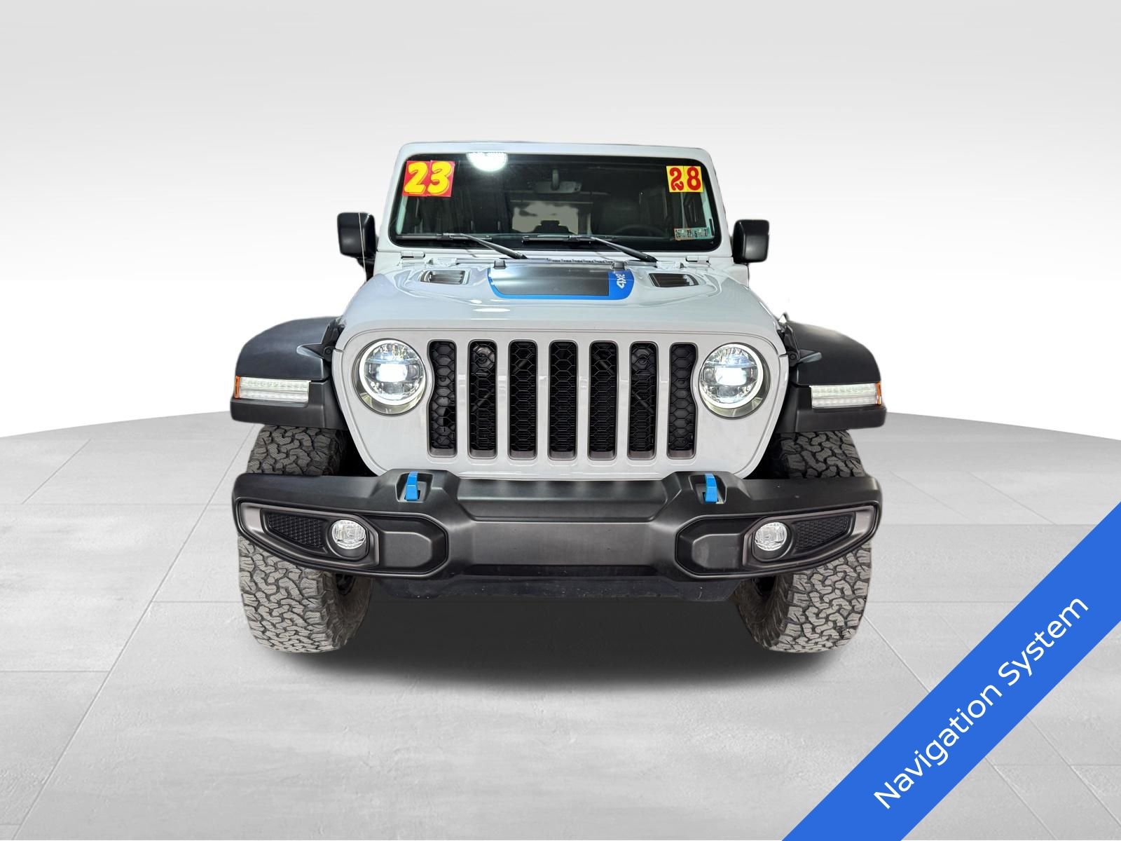 View vehicle photo 2