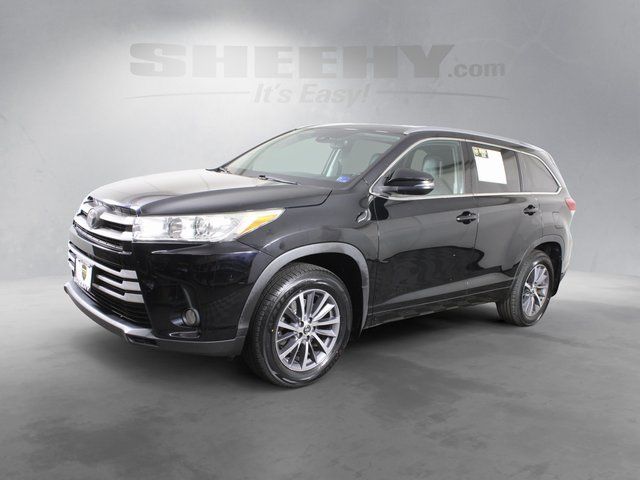 Used 2018 Black Toyota XLE image 16