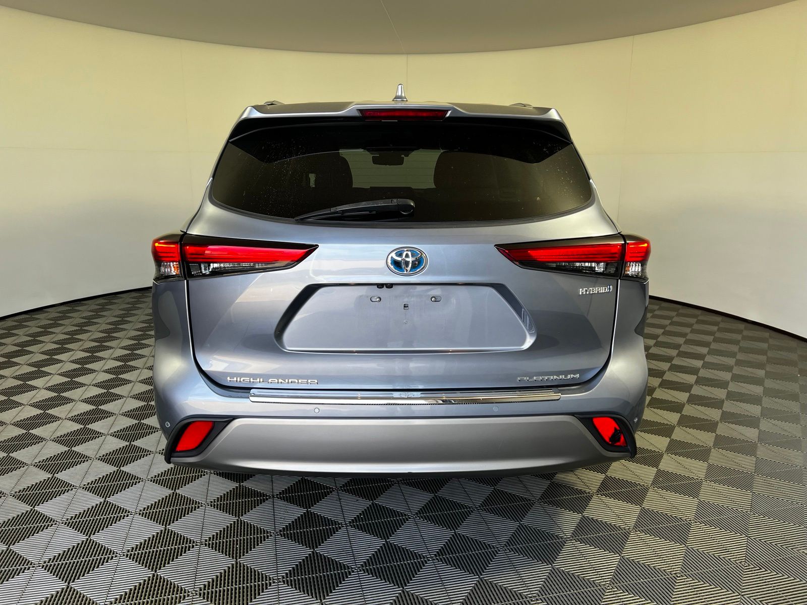 Thumbnail: 2021 Toyota Highlander - 6