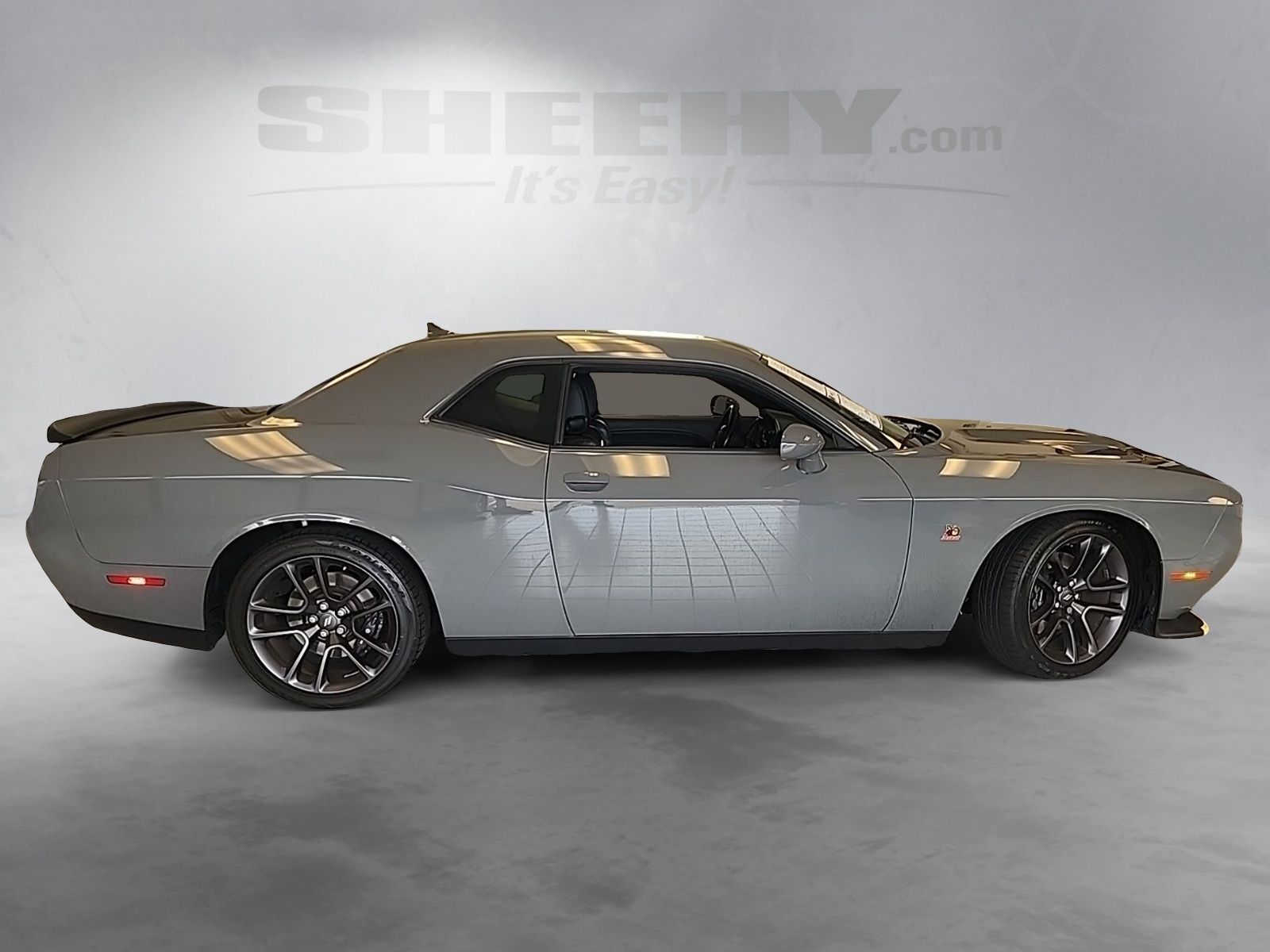 Used 2023 Destroyer Gray Clearcoat Dodge R/T Scat Pack image 9