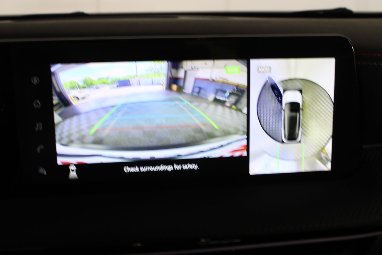 Used 2025 White Nissan SR image 19