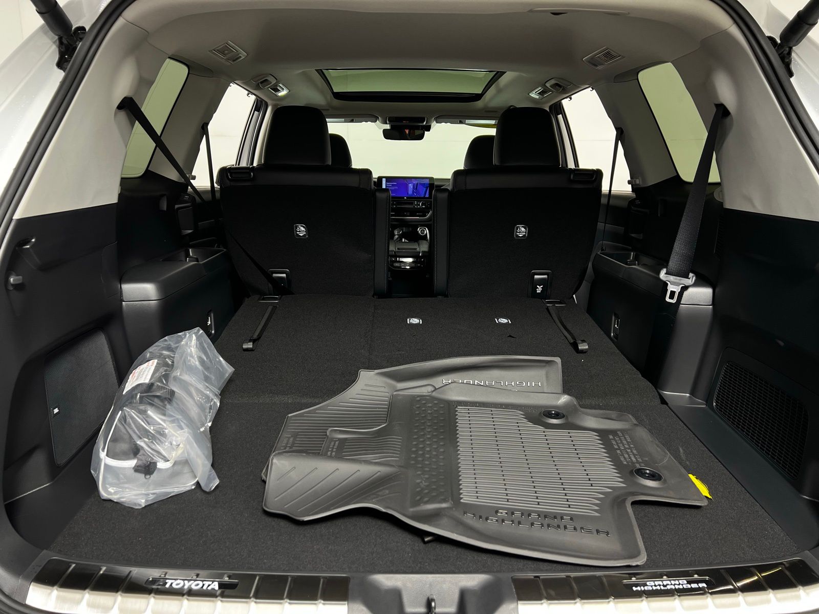 Thumbnail: 2026 Toyota Grand Highlander - 31