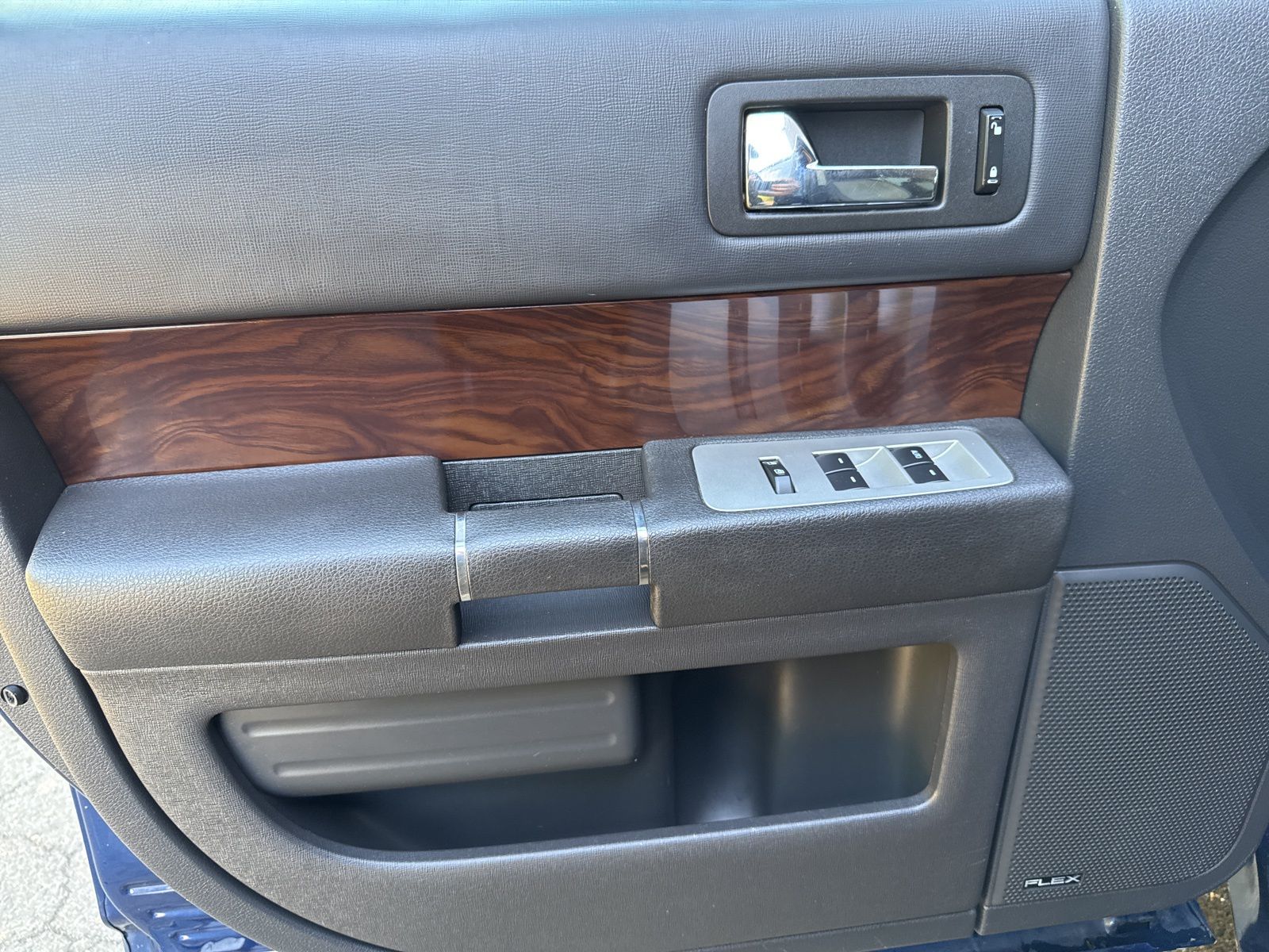 Used 2012 Dark Blue Pearl Metallic Ford SEL image 35